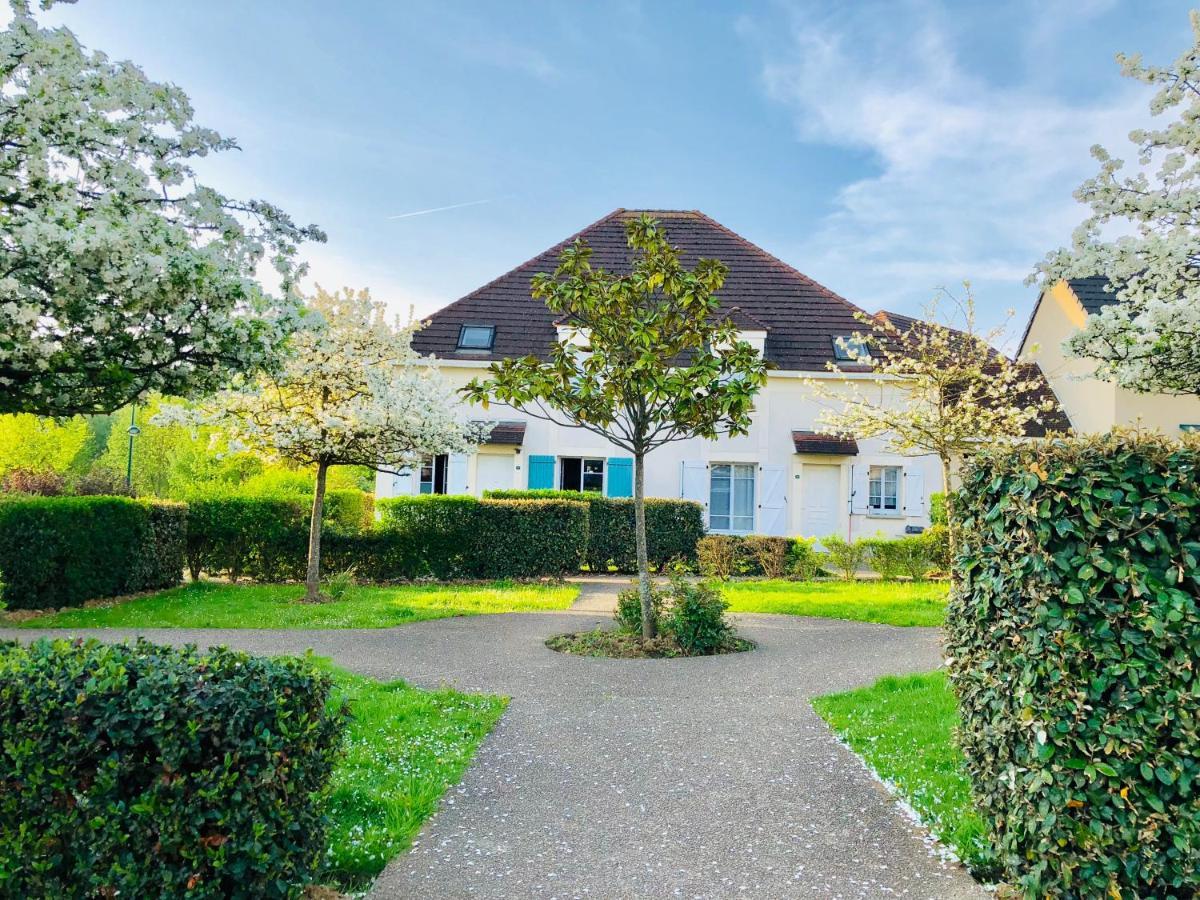 Chambres d'hôtes à thèmes à 2,4Km du parc Magny-le-Hongre Extérieur photo